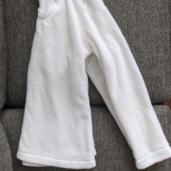 Sweaters - Picture 8 of 9